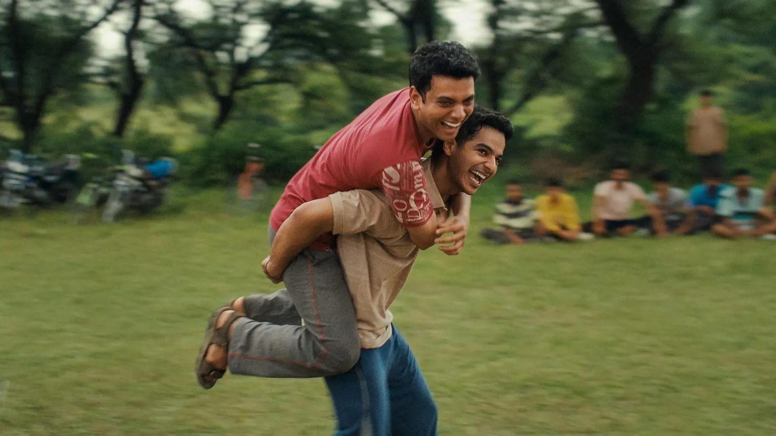 حصل فيلم غيوان الجديد Homebound على تصفيق حار لمدة تسع دقائق في مهرجان كان السينمائي - Dharma Productions