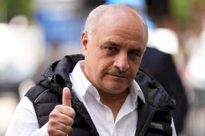 محكمة بريطانية تعاقب رجلا حرق القرآن 